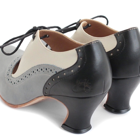 John Fleuvog Wonder Lyra BROGUED LACE-UP PUMP - Picture 6 of 14